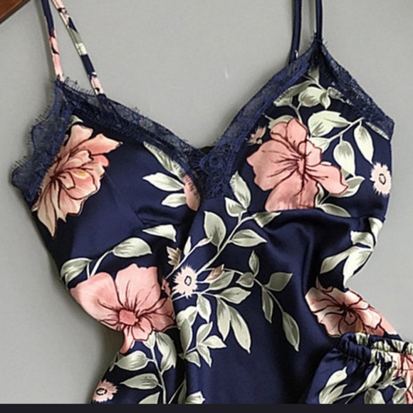 2 Piece Satin Sexy - Picture 2 of 3